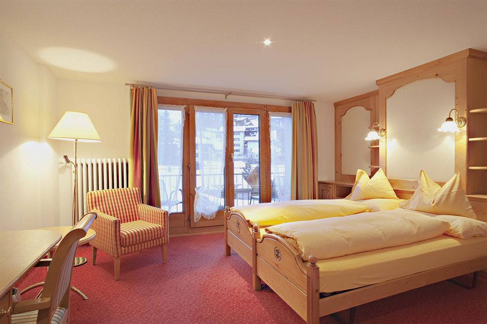 Hotel Walliserhof Zermatt Oda fotoğraf
